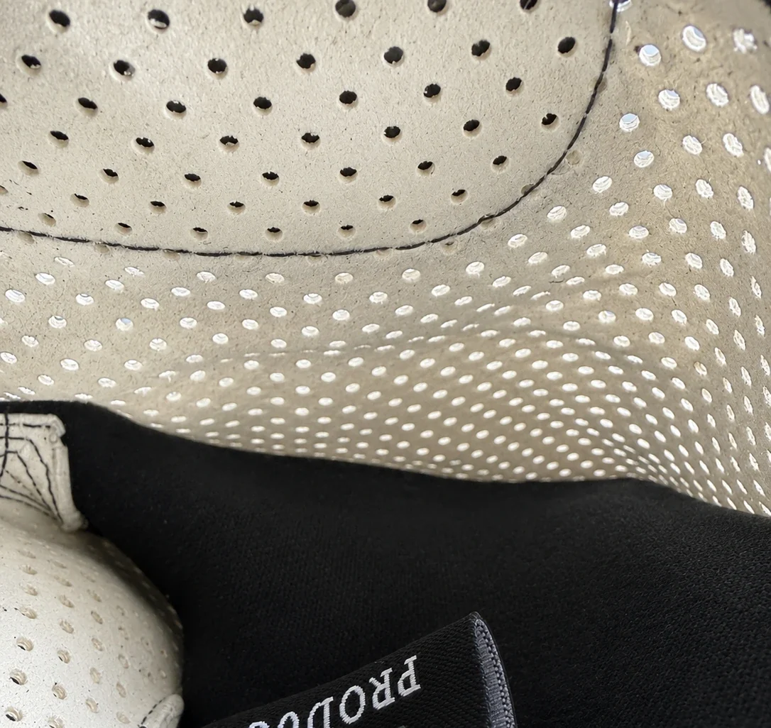 Holy Blanco Ventilated Gloves - Image 4