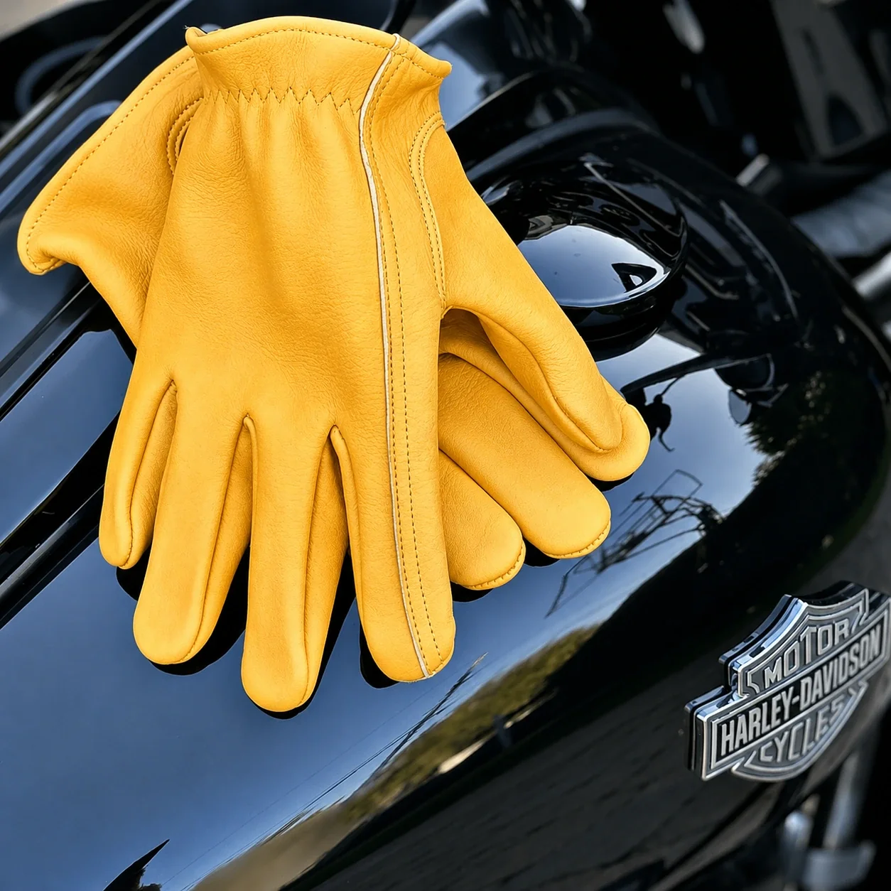 Gold Short Wrist Cuff Deerskin Gloves - Image 3
