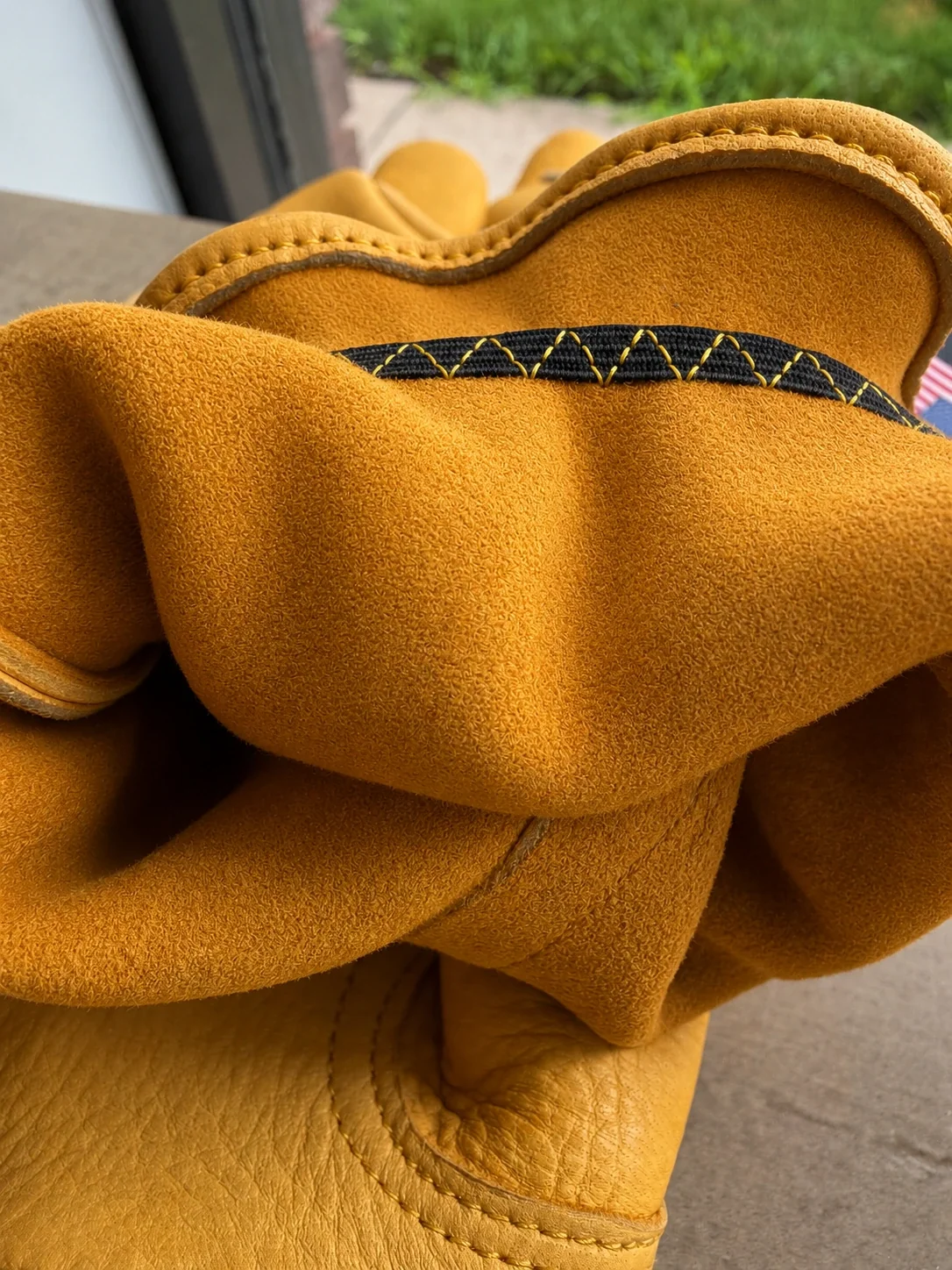 Gold Short Wrist Cuff Deerskin Gloves - Image 4