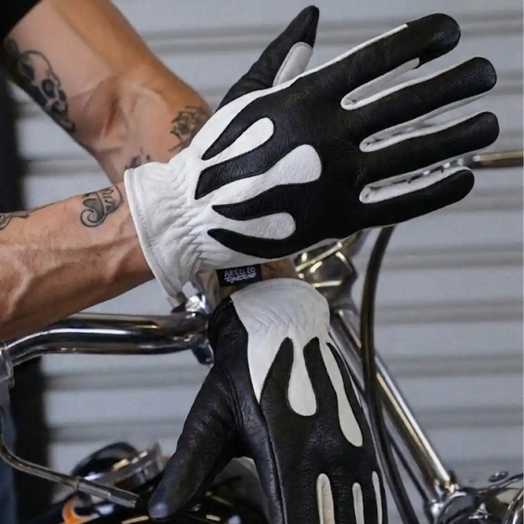 Spitfire White Touchscreen Gloves - Image 3