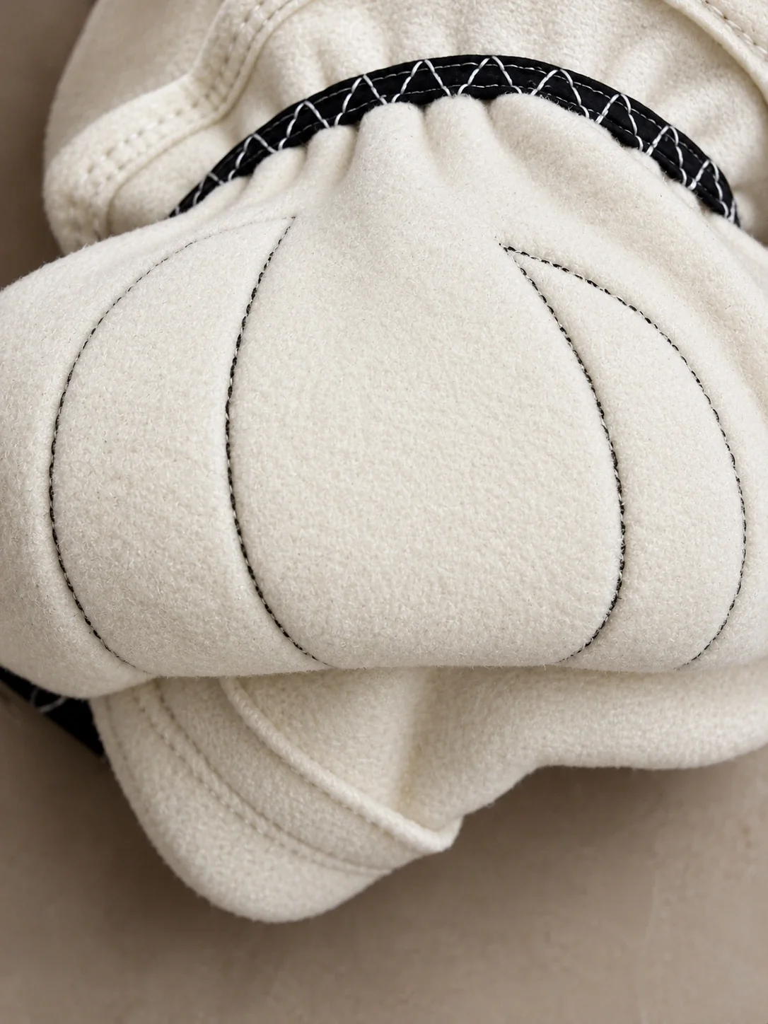 Spitfire White Touchscreen Gloves - Image 5